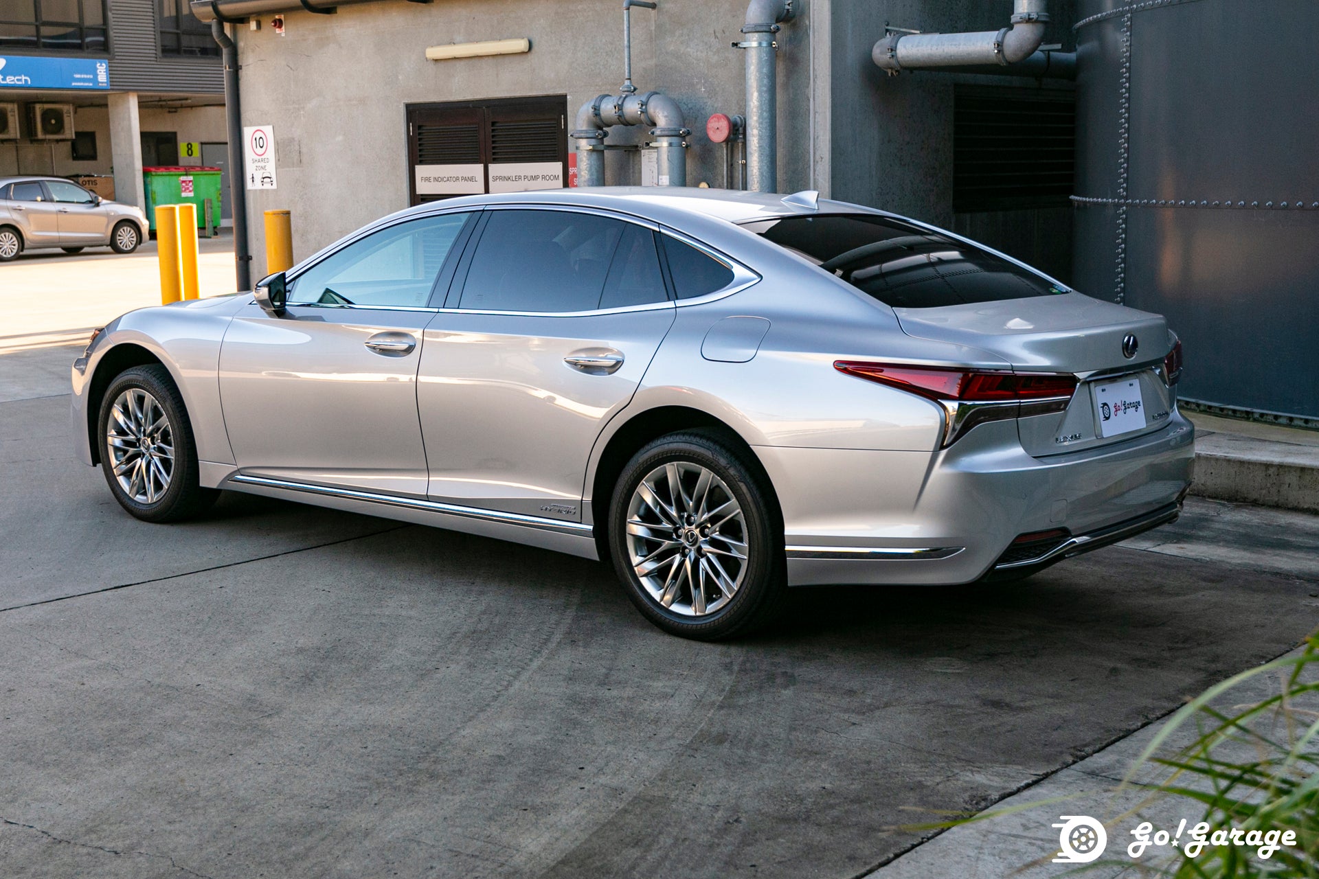 2017 LEXUS LS500H Version L AWD