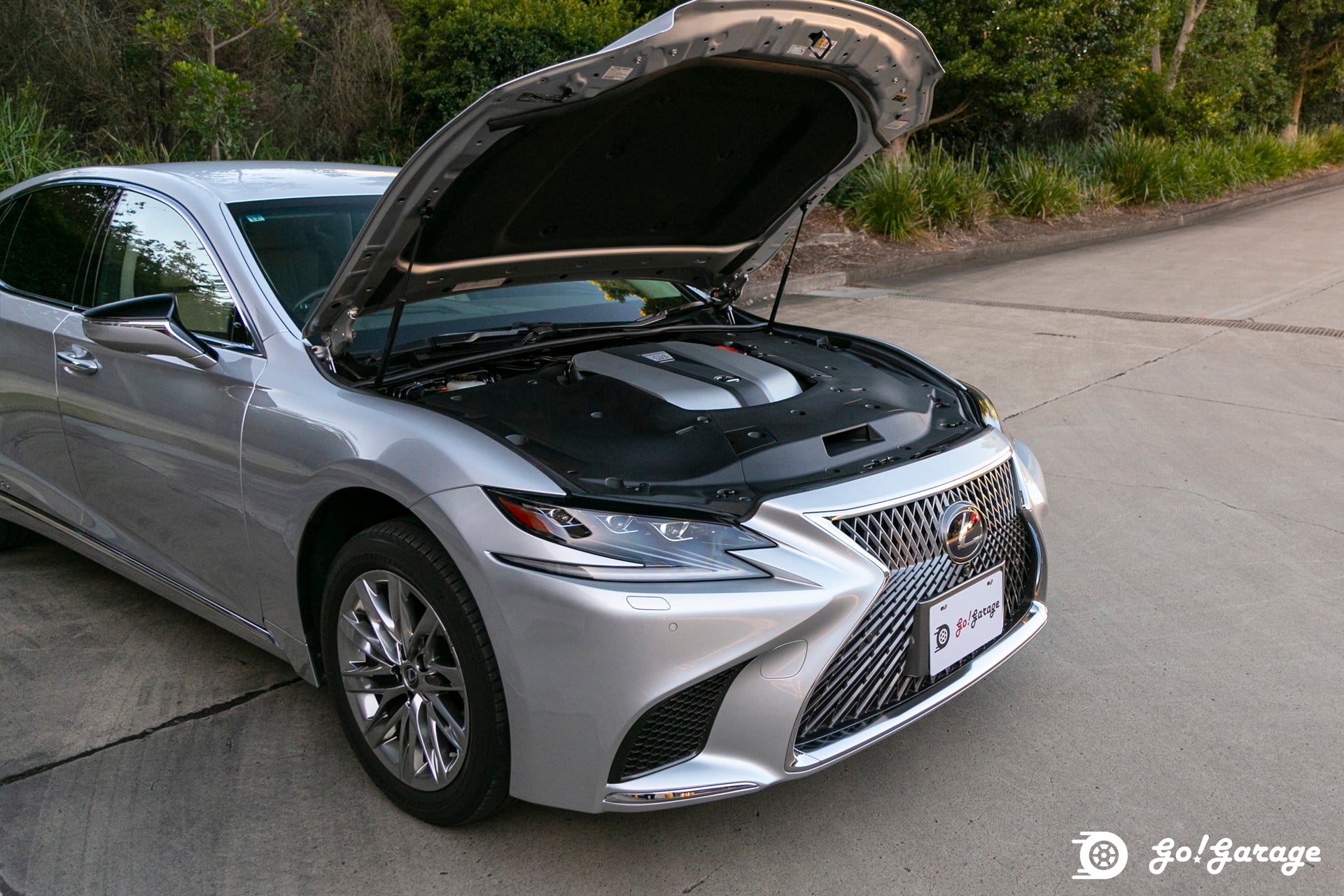 2017 LEXUS LS500H Version L AWD