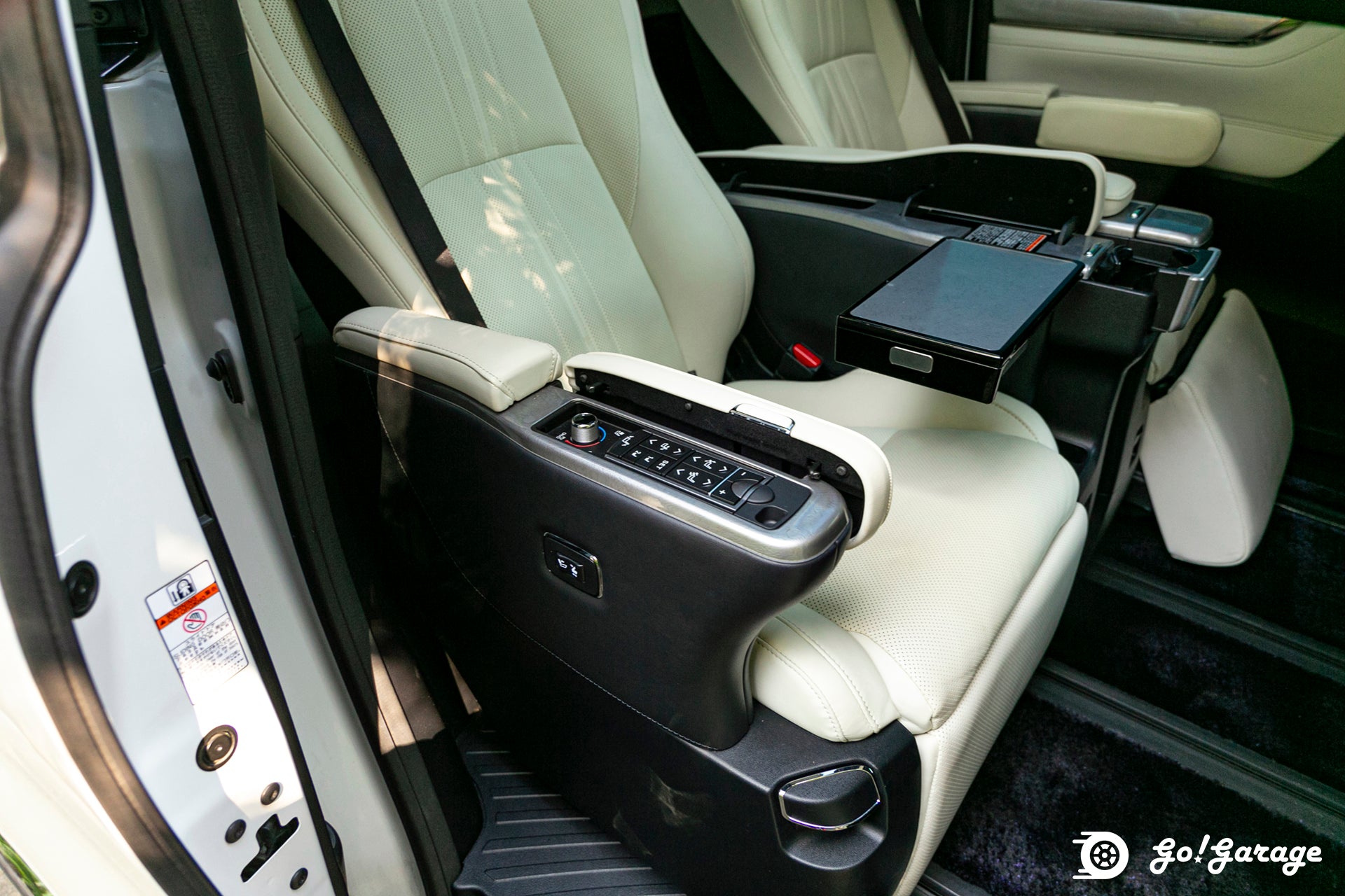 2018 Toyota Alphard Hybrid Executive Lounge S