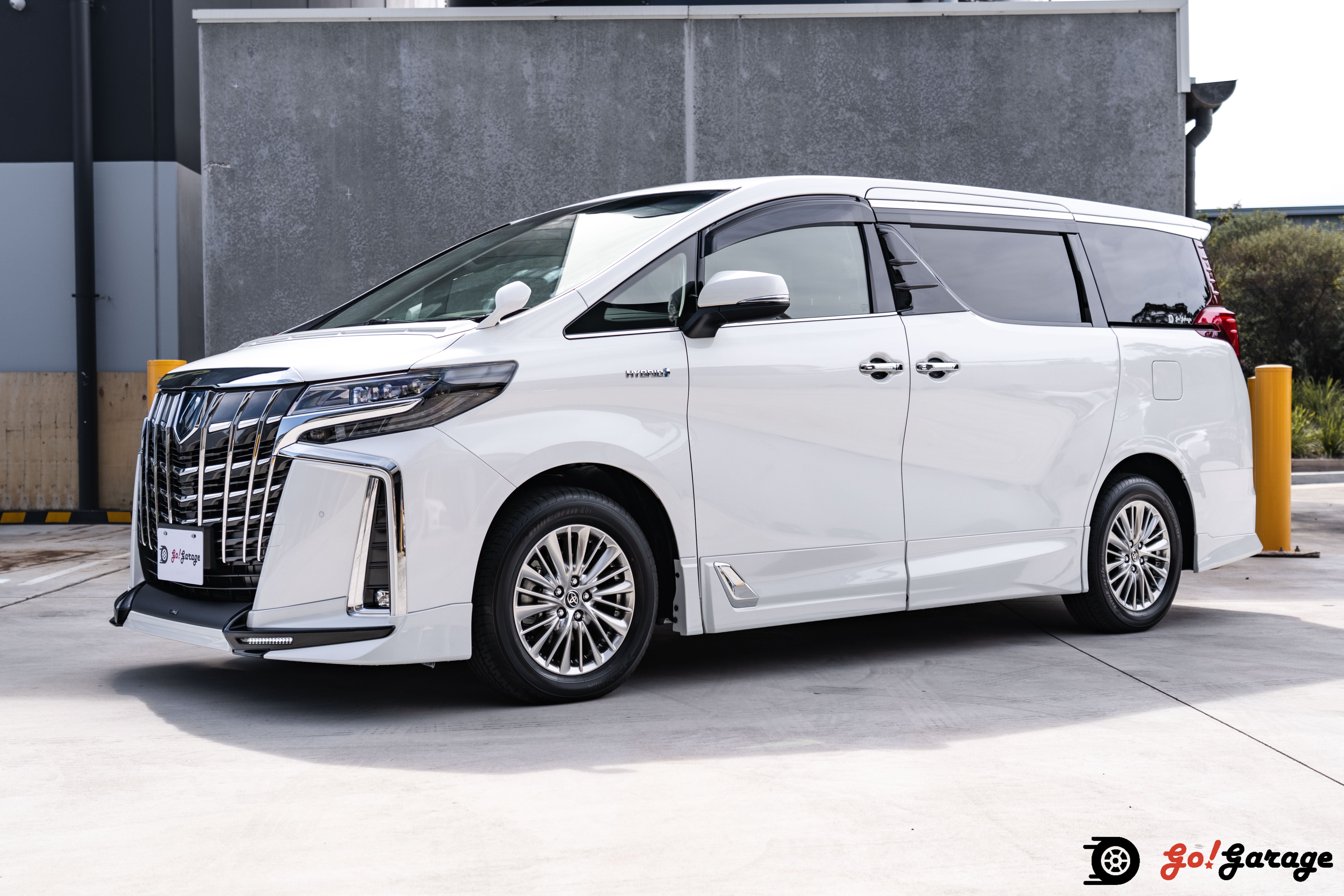 2021 Alphard SR C package E-Four Hybrid 2.5