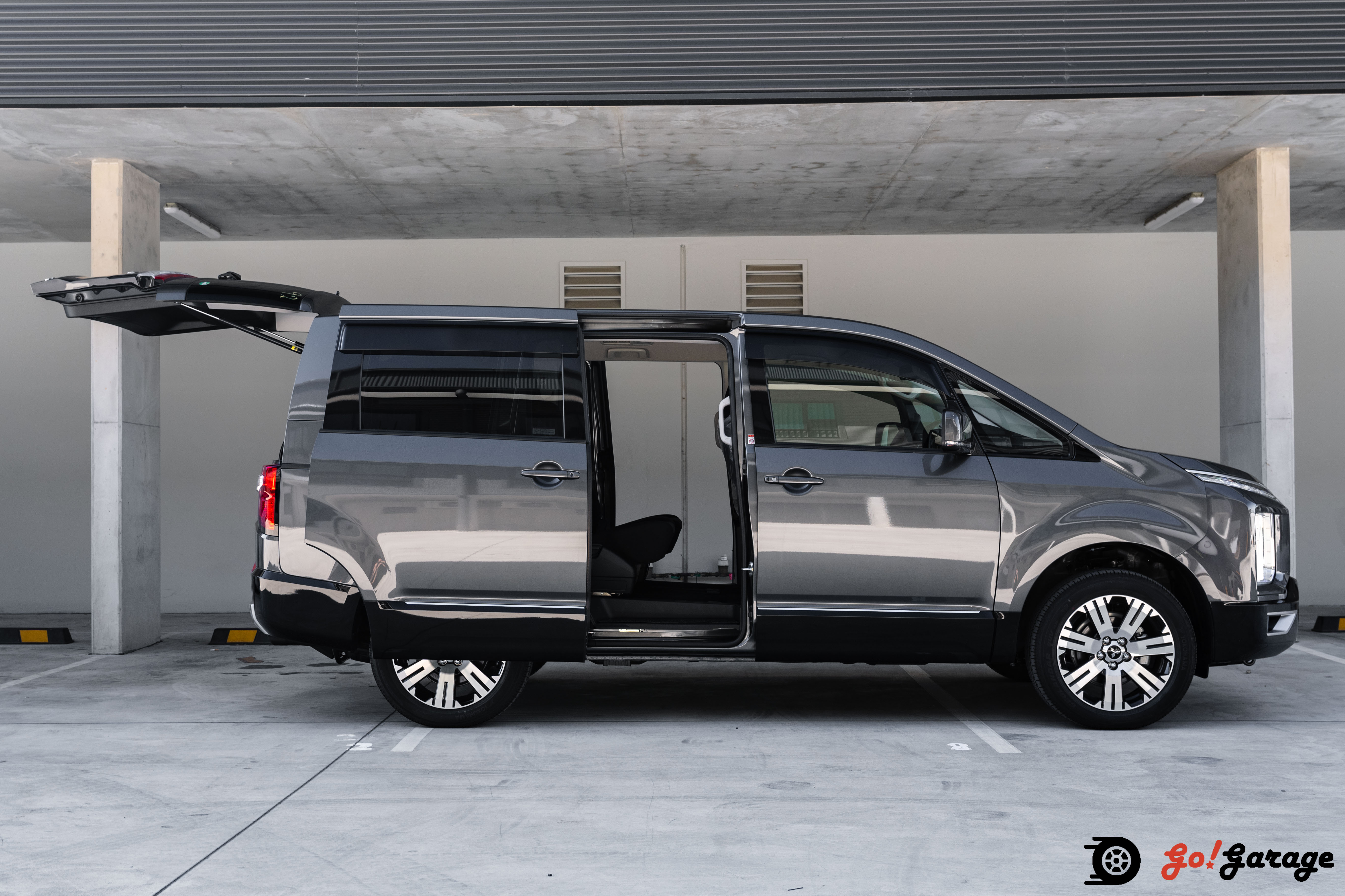 2020 Mitsubishi Delica D5 P package