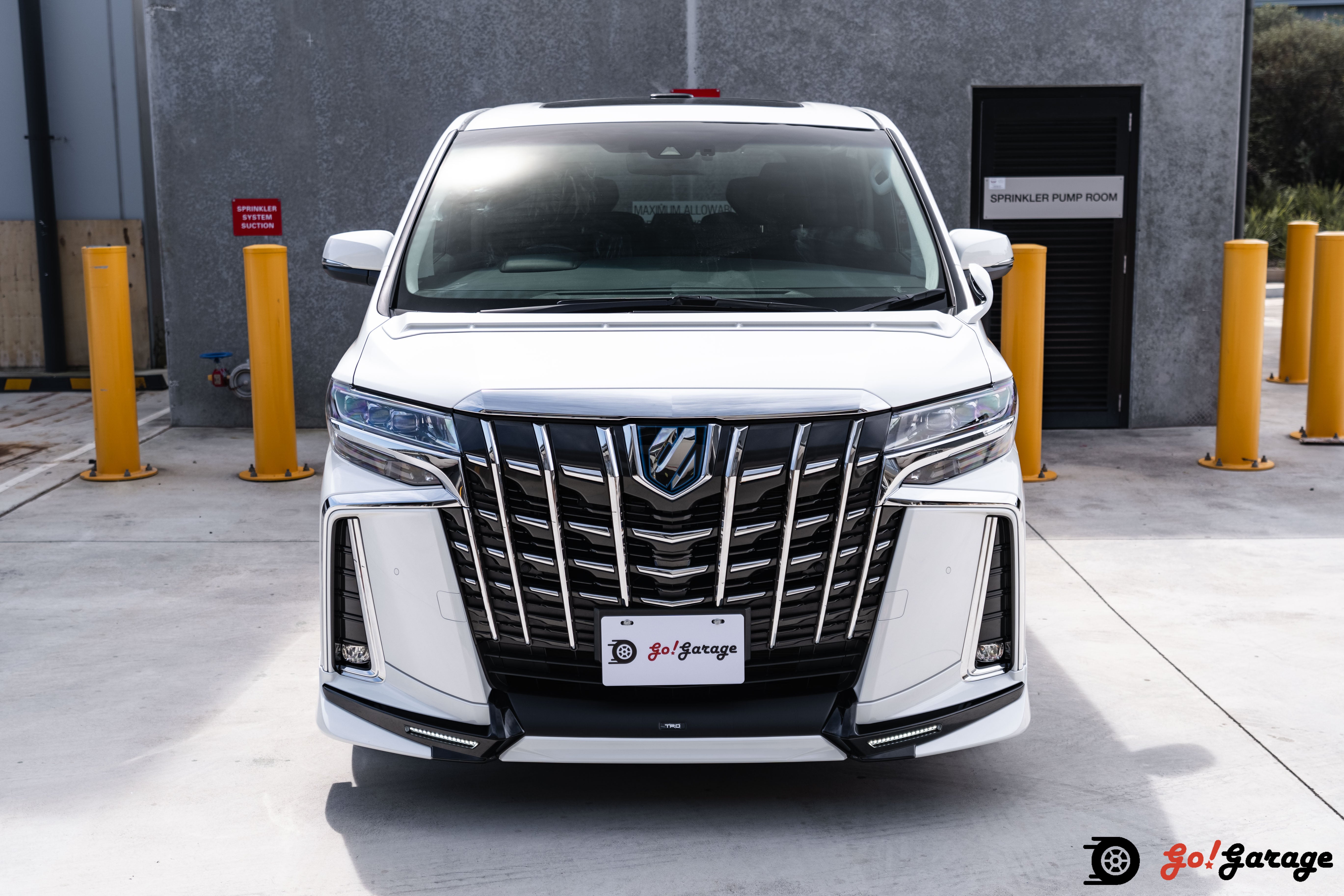 2021 Alphard SR C package E-Four Hybrid 2.5
