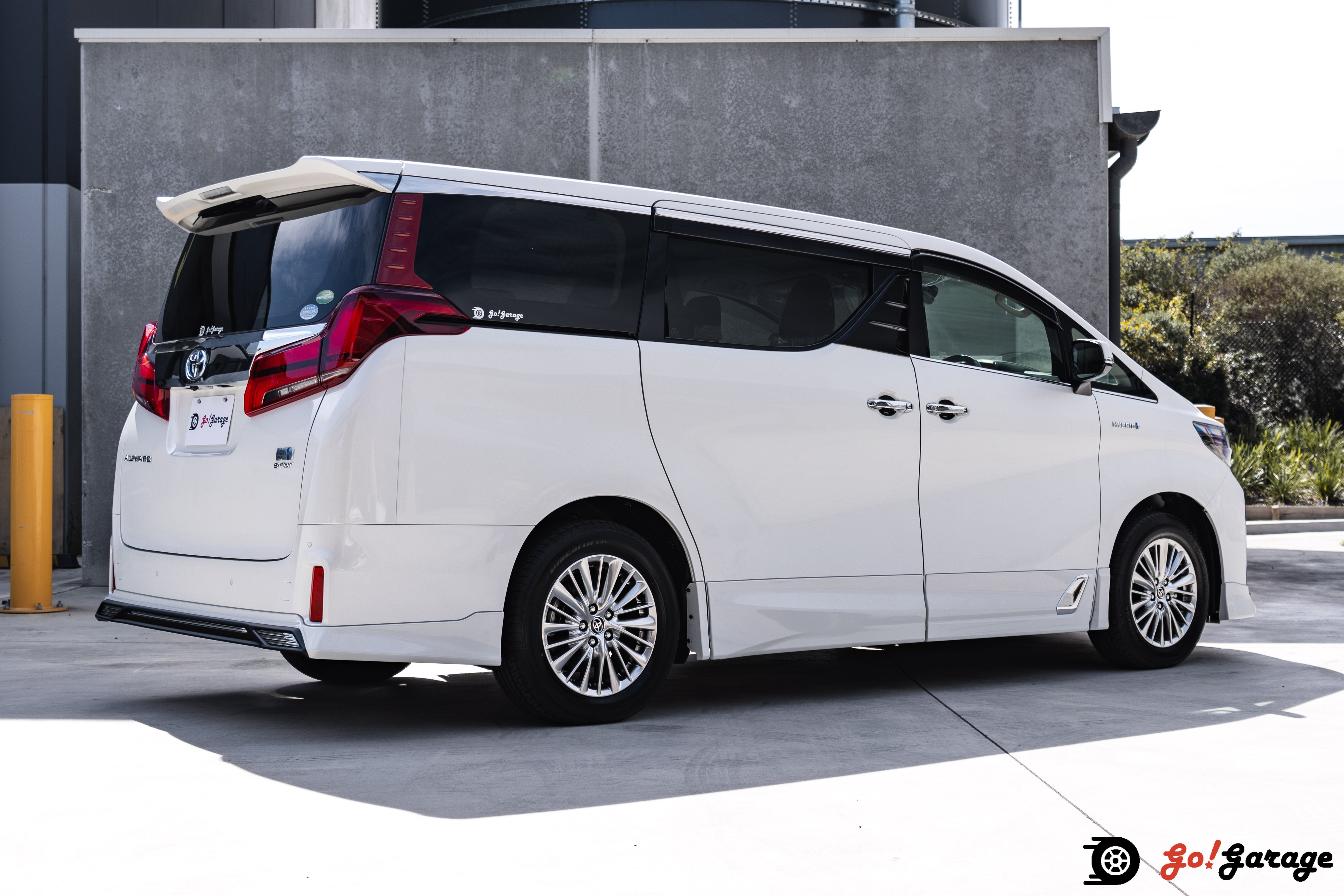 2021 Alphard SR C package E-Four Hybrid 2.5