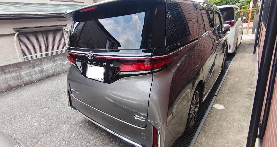 【COMING SOON】2025 Toyota Vellfire PHEV Executive Lounge