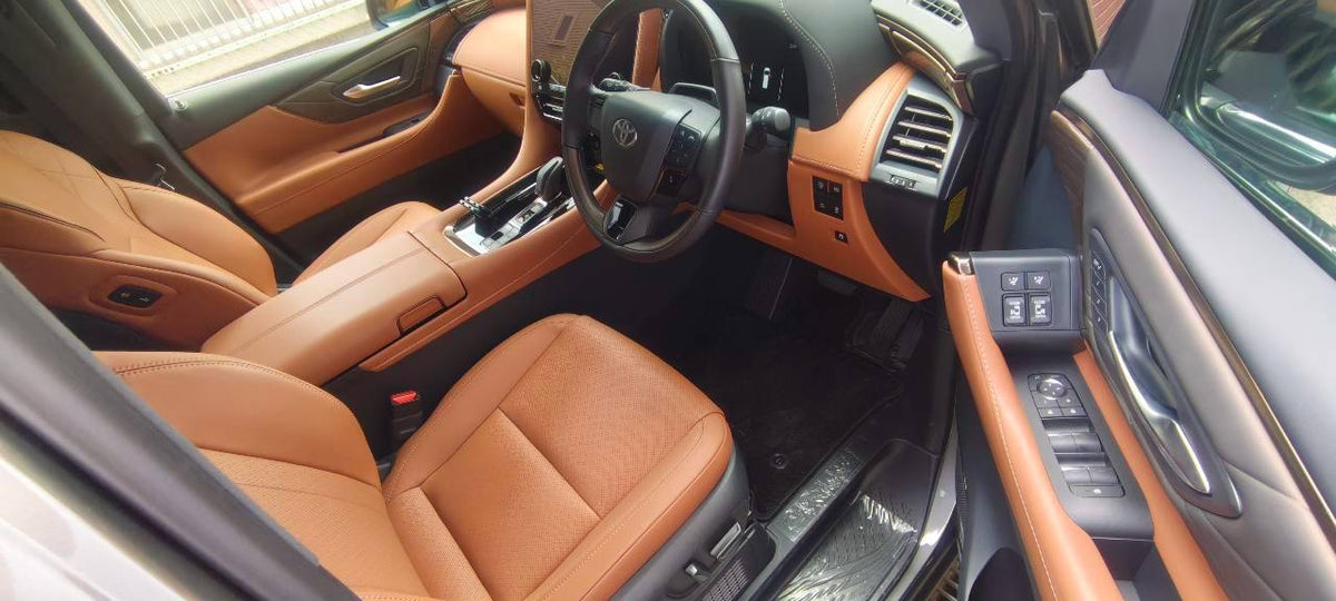 【COMING SOON】2025 Toyota Vellfire PHEV Executive Lounge
