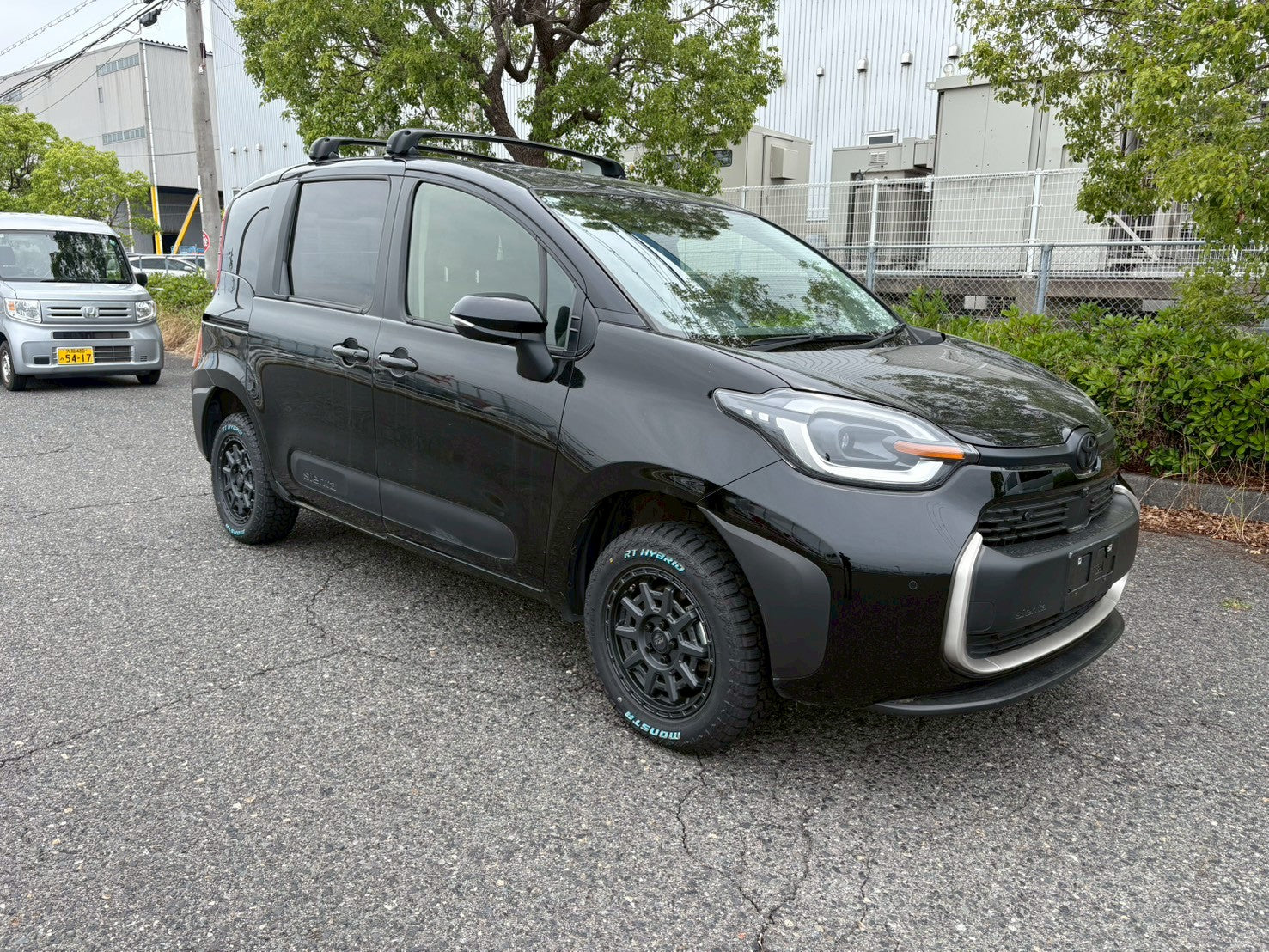 【COMING SOON!!】2024 Toyota Sienta Hybrid Z 4WD