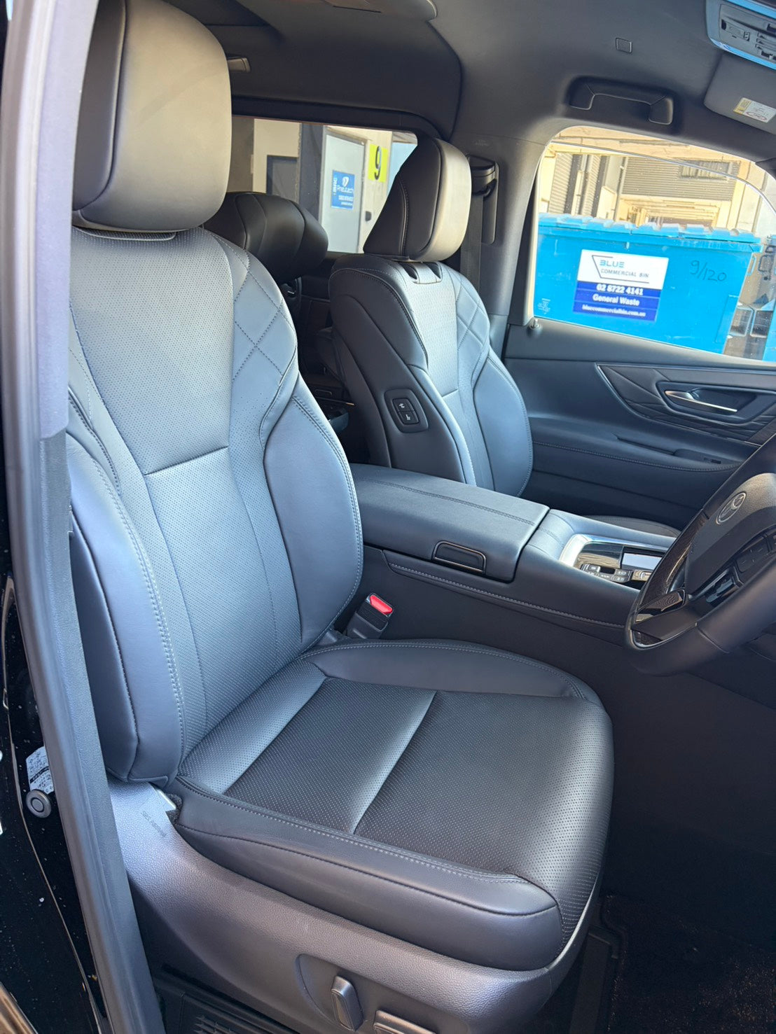 【COMING SOON】2025 Toyota Vellfire Hybrid Executive Lounge