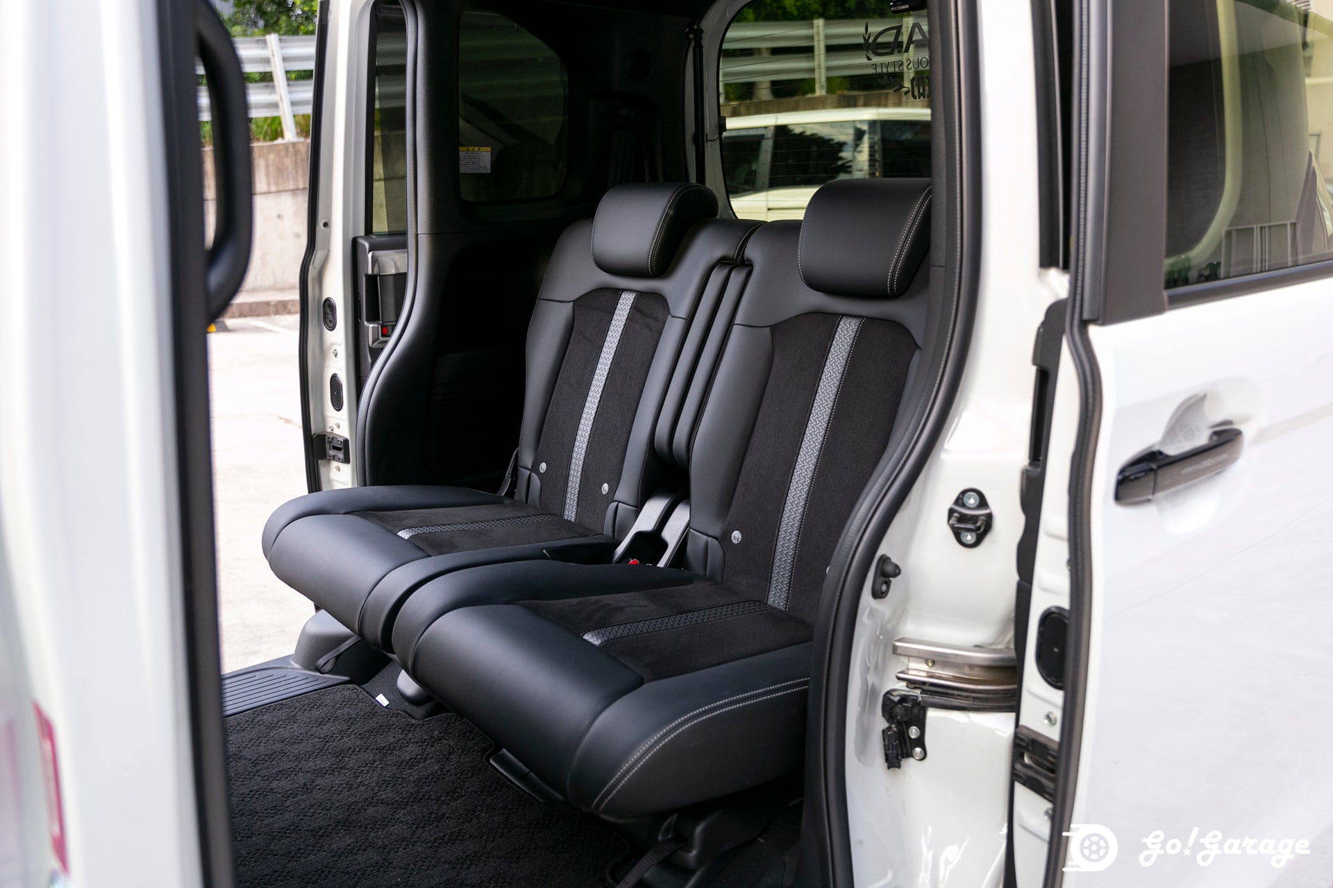 2022 Honda NBox Custom L + Black Style