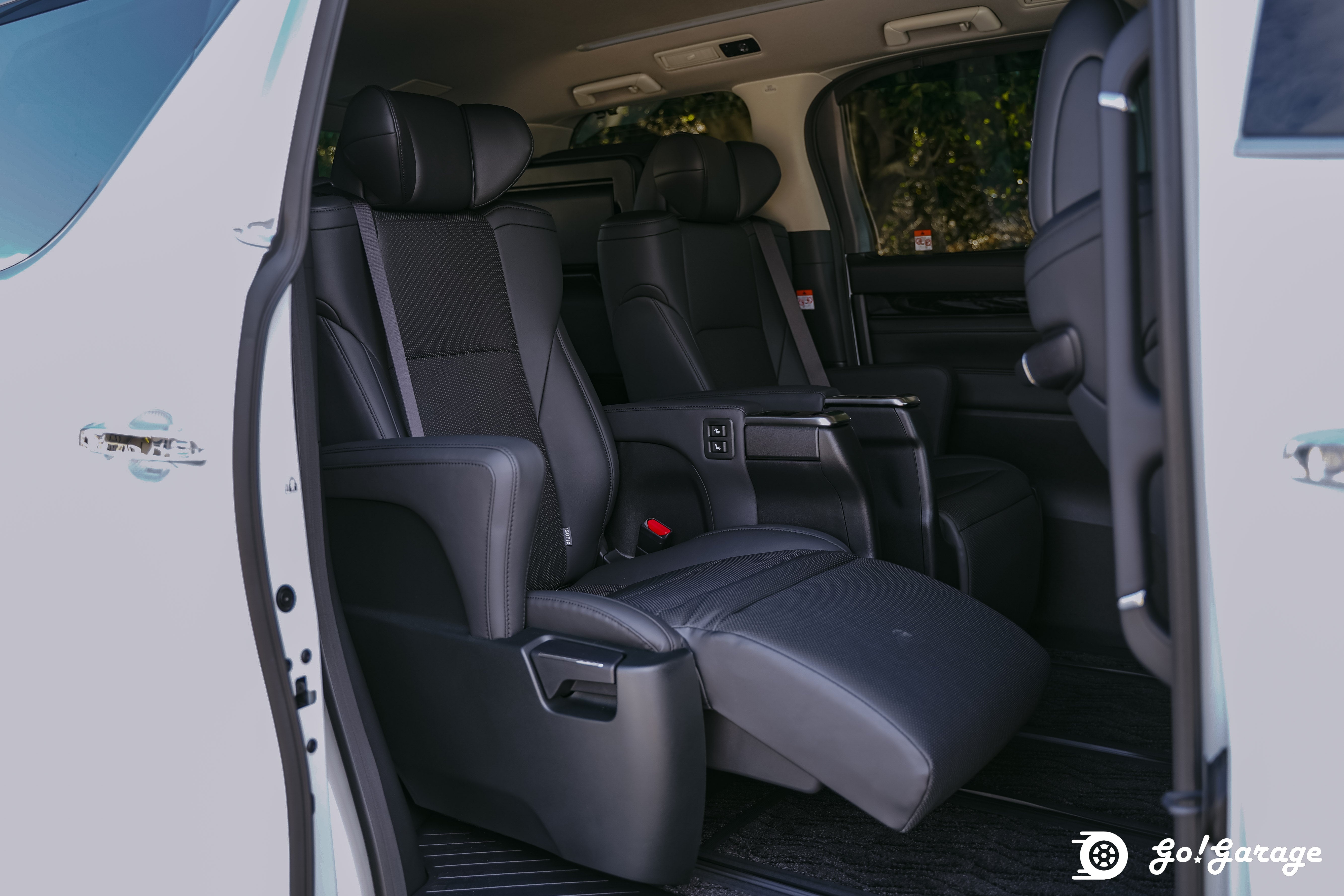 2023 Toyota Alphard SC 2.5 E-Four