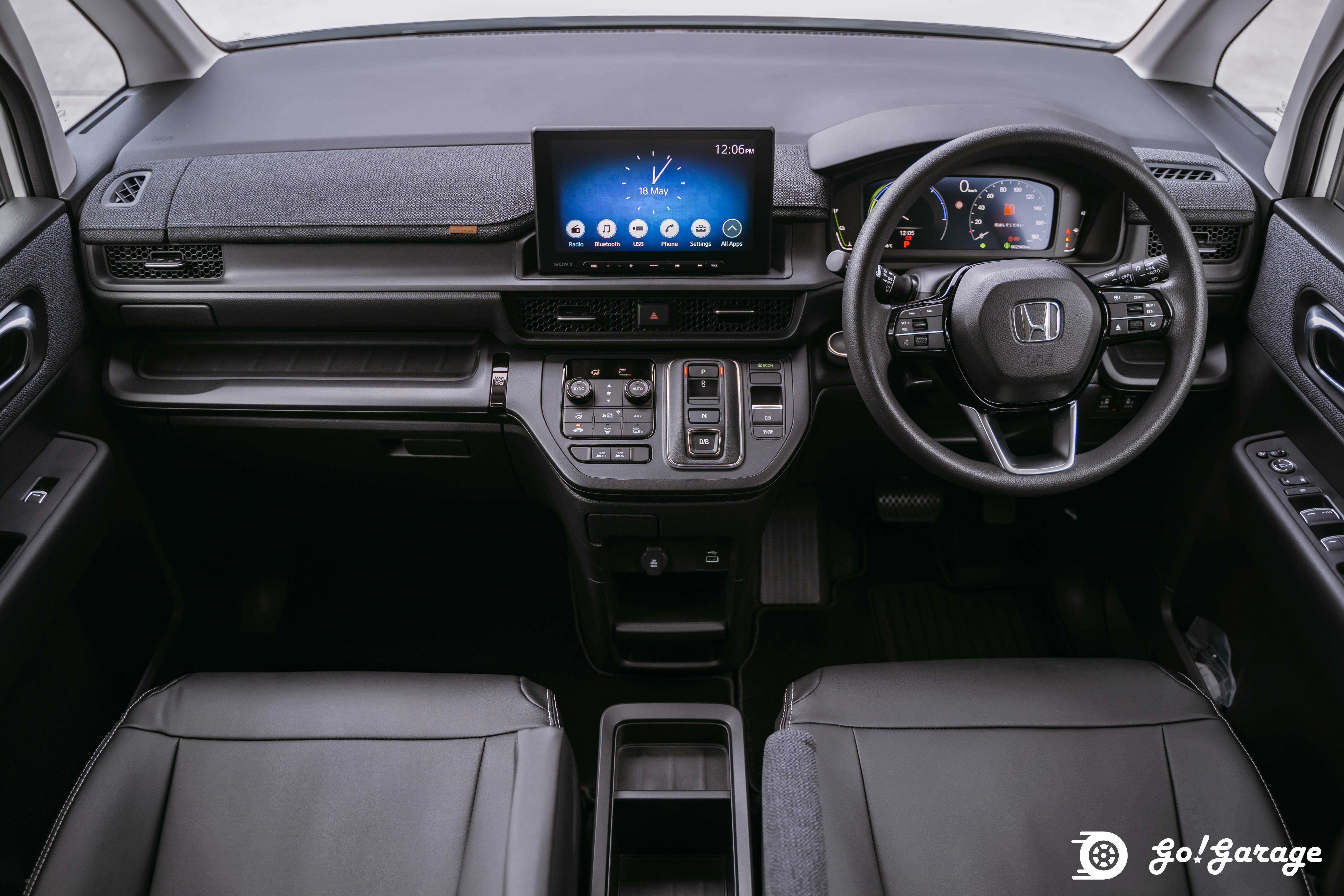 2023 White Honda Stepwgn AIR 2L EHEV