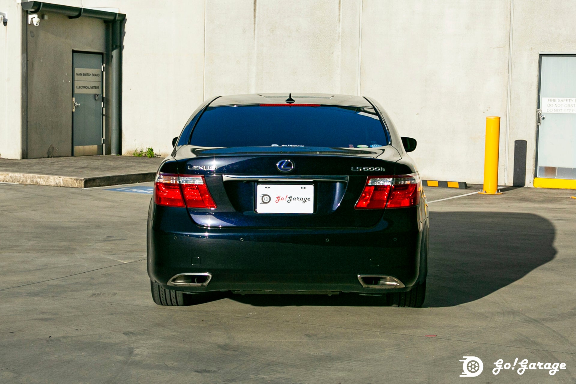 2007 Black LS600H I Package