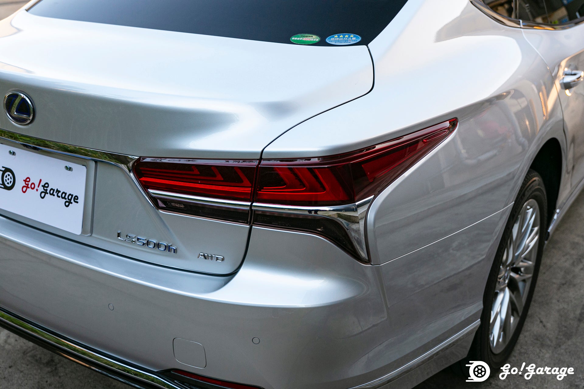 2017 LEXUS LS500H Version L AWD