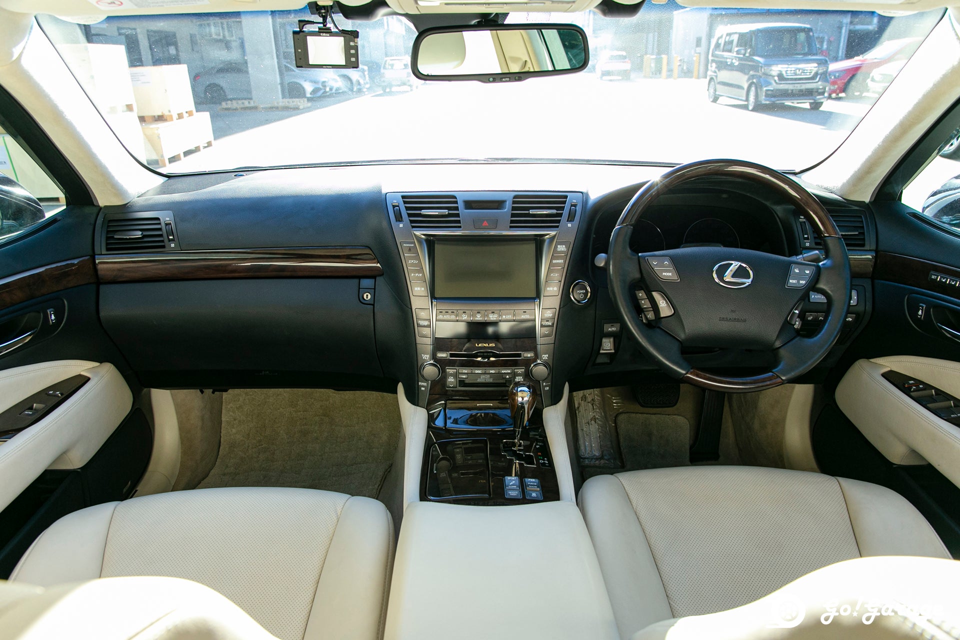 2007 Black LS600H I Package