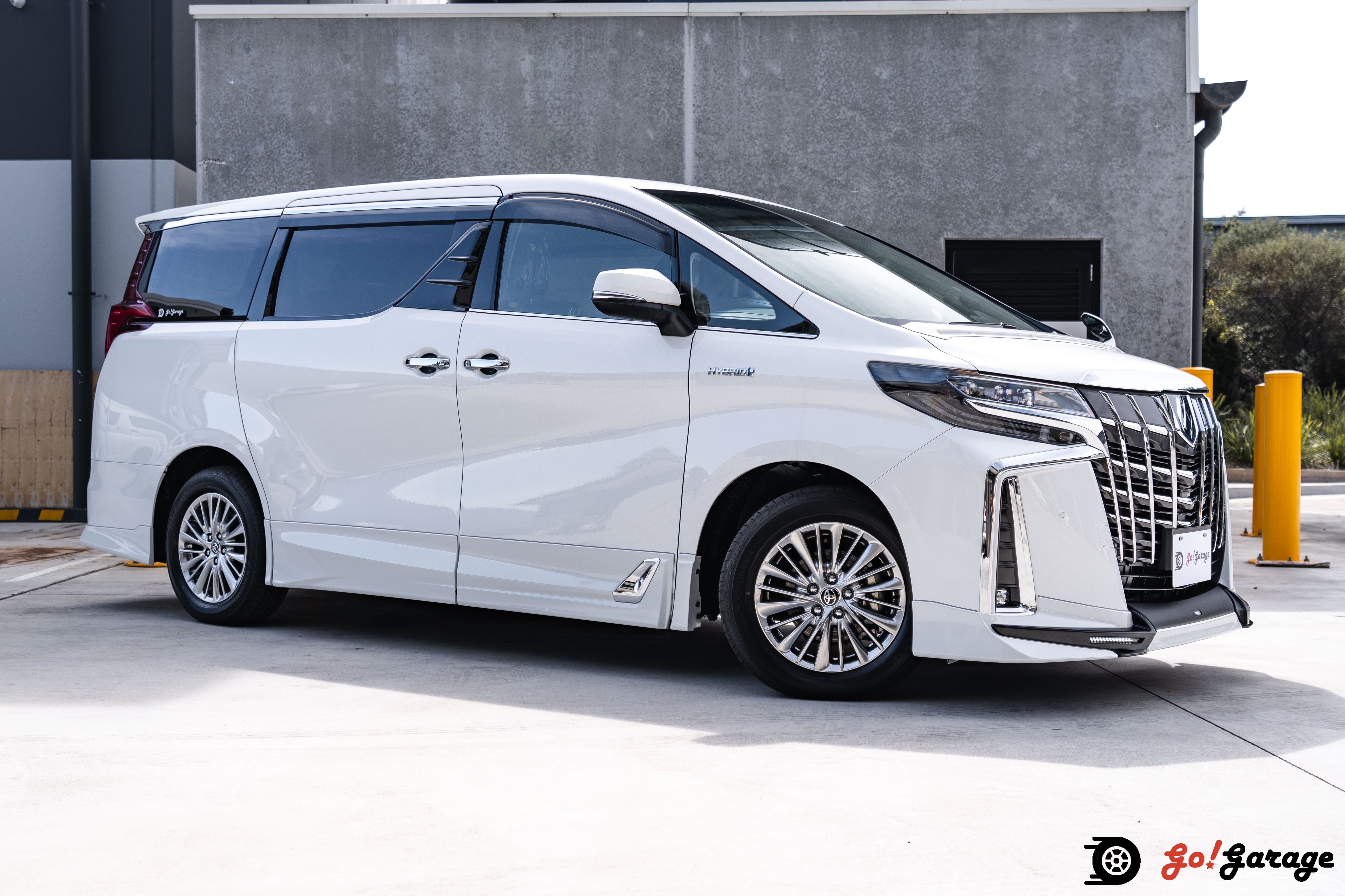 2021 Alphard SR C package E-Four Hybrid 2.5