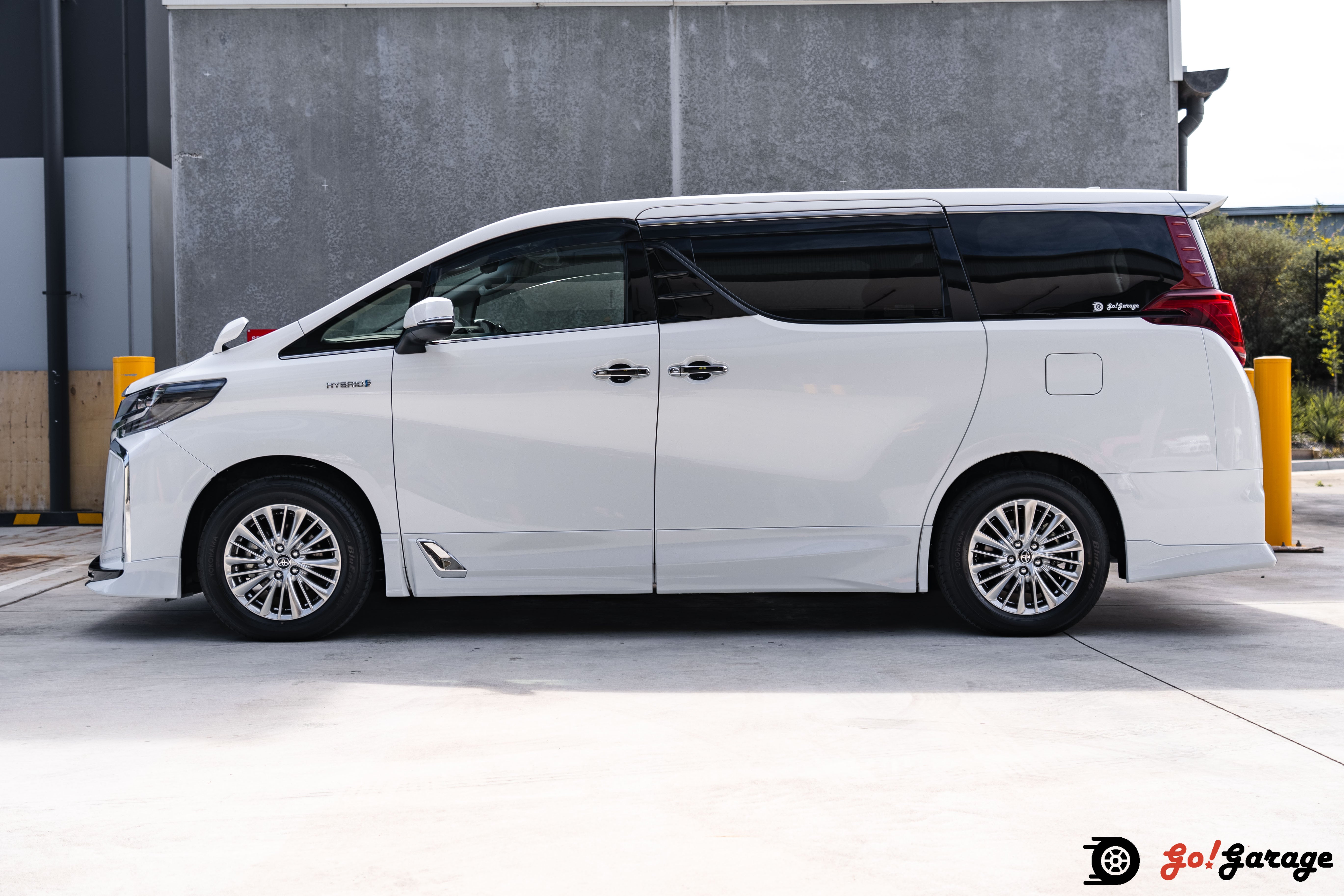 2021 Alphard SR C package E-Four Hybrid 2.5