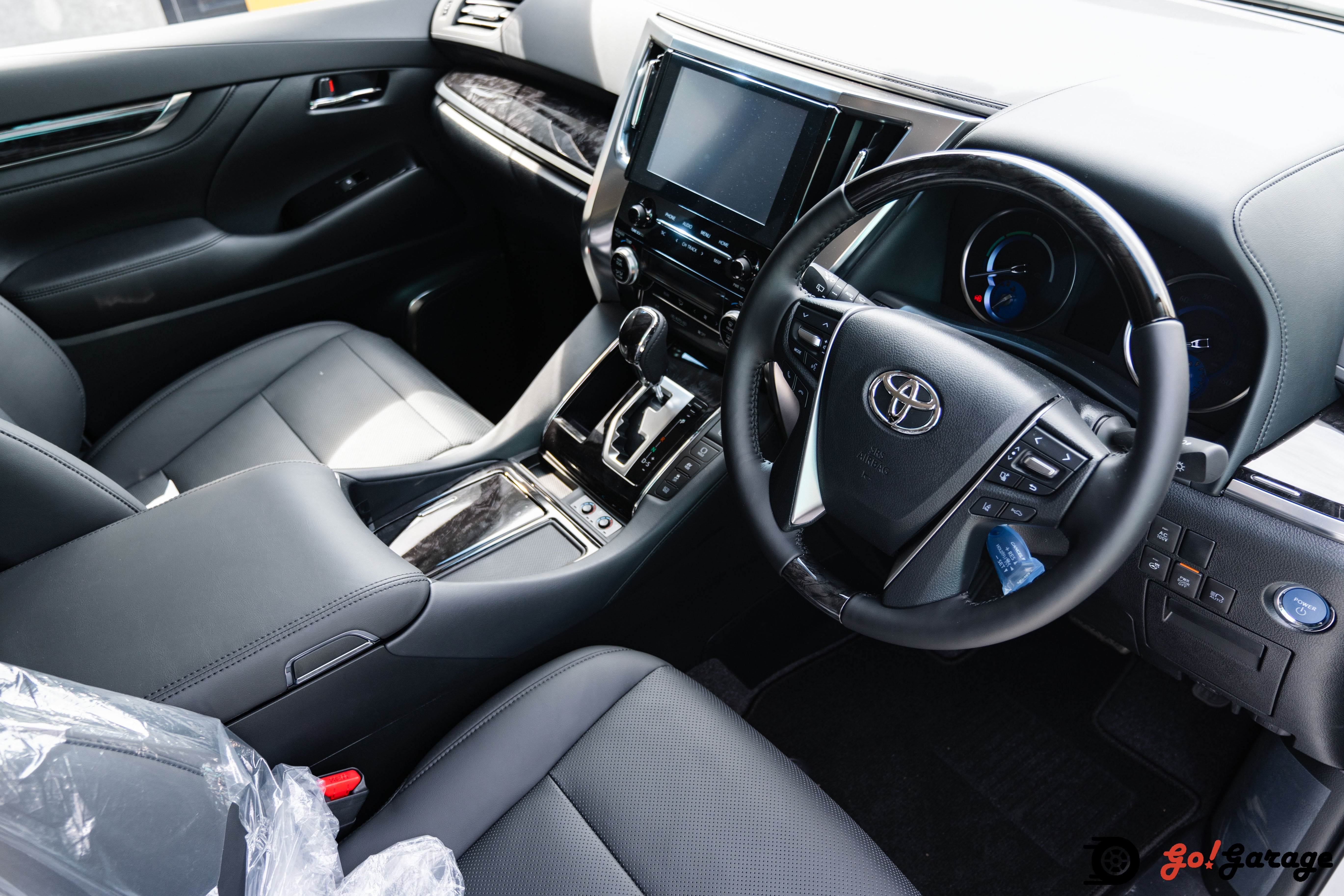 2021 Alphard SR C package E-Four Hybrid 2.5