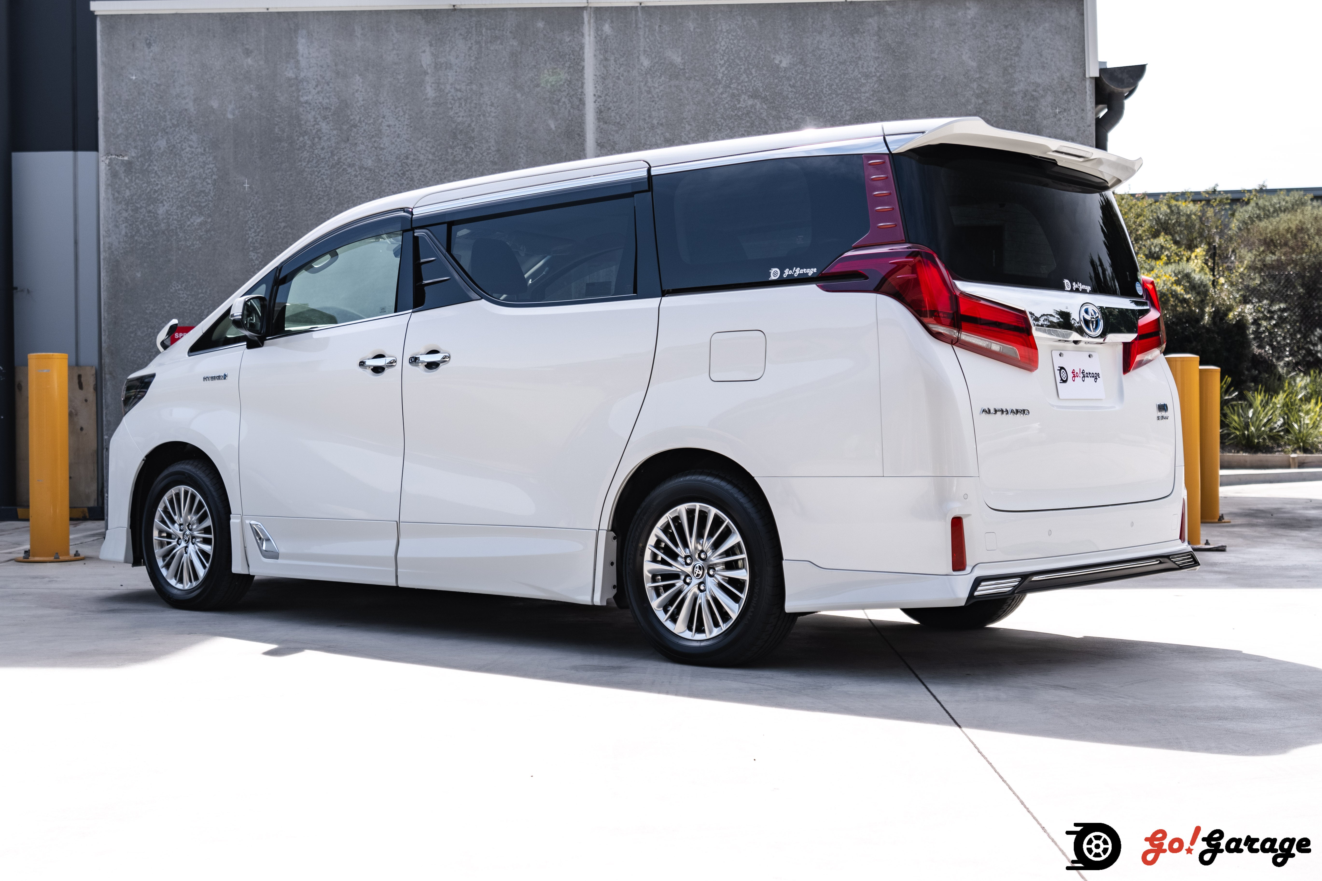 2021 Alphard SR C package E-Four Hybrid 2.5