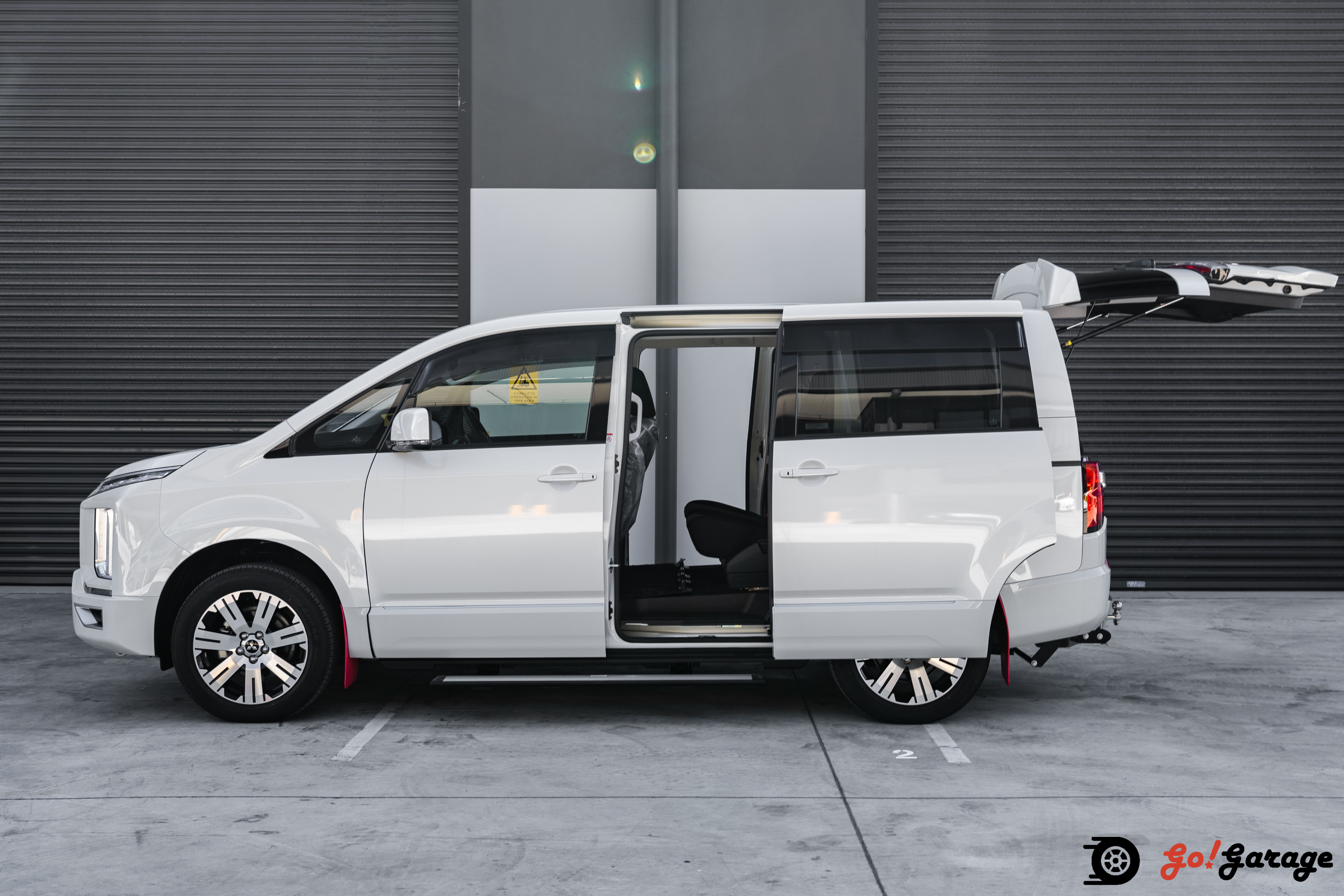 2020 Mitsubishi Delica D5 P package