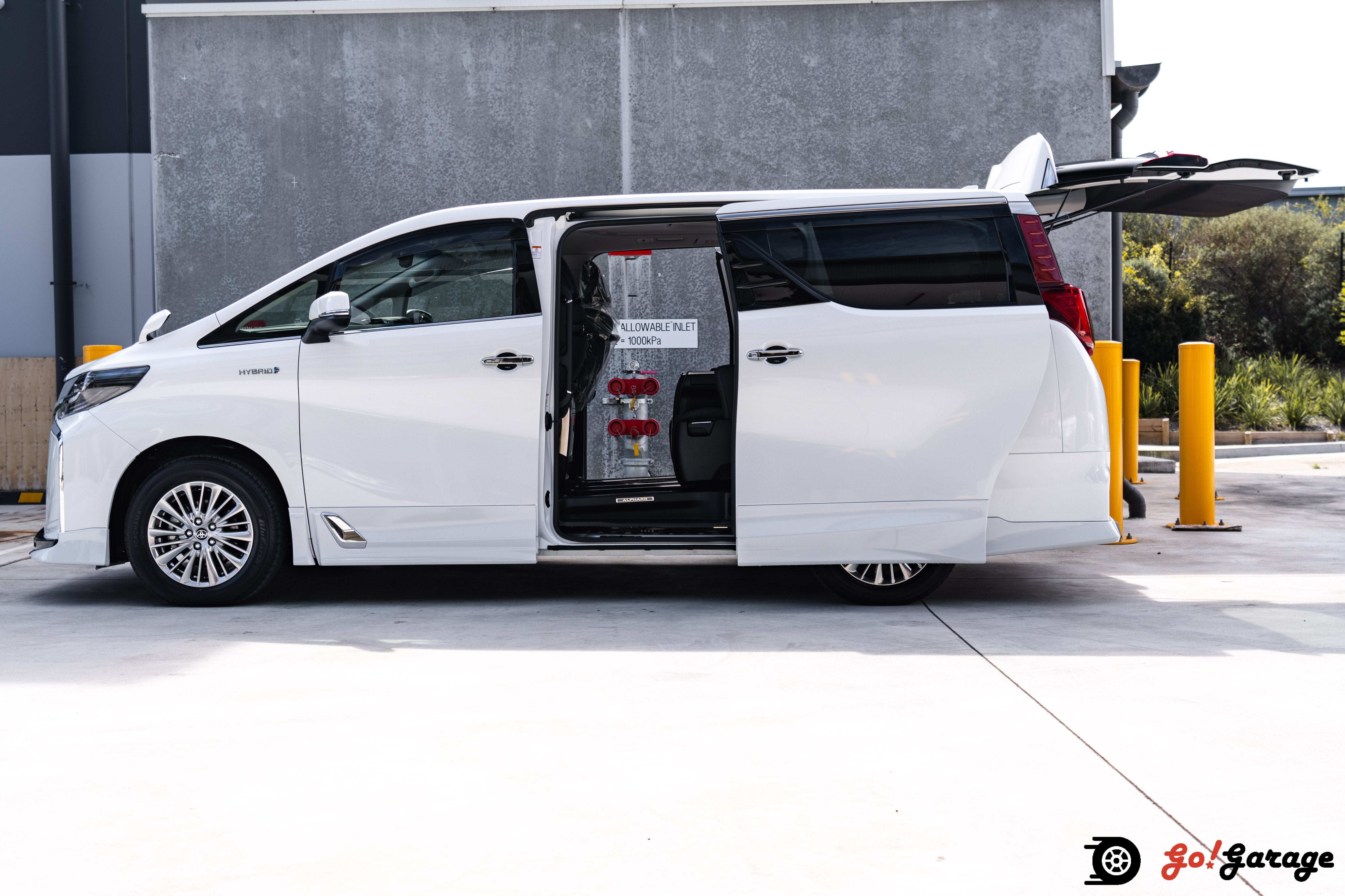 2021 Alphard SR C package E-Four Hybrid 2.5
