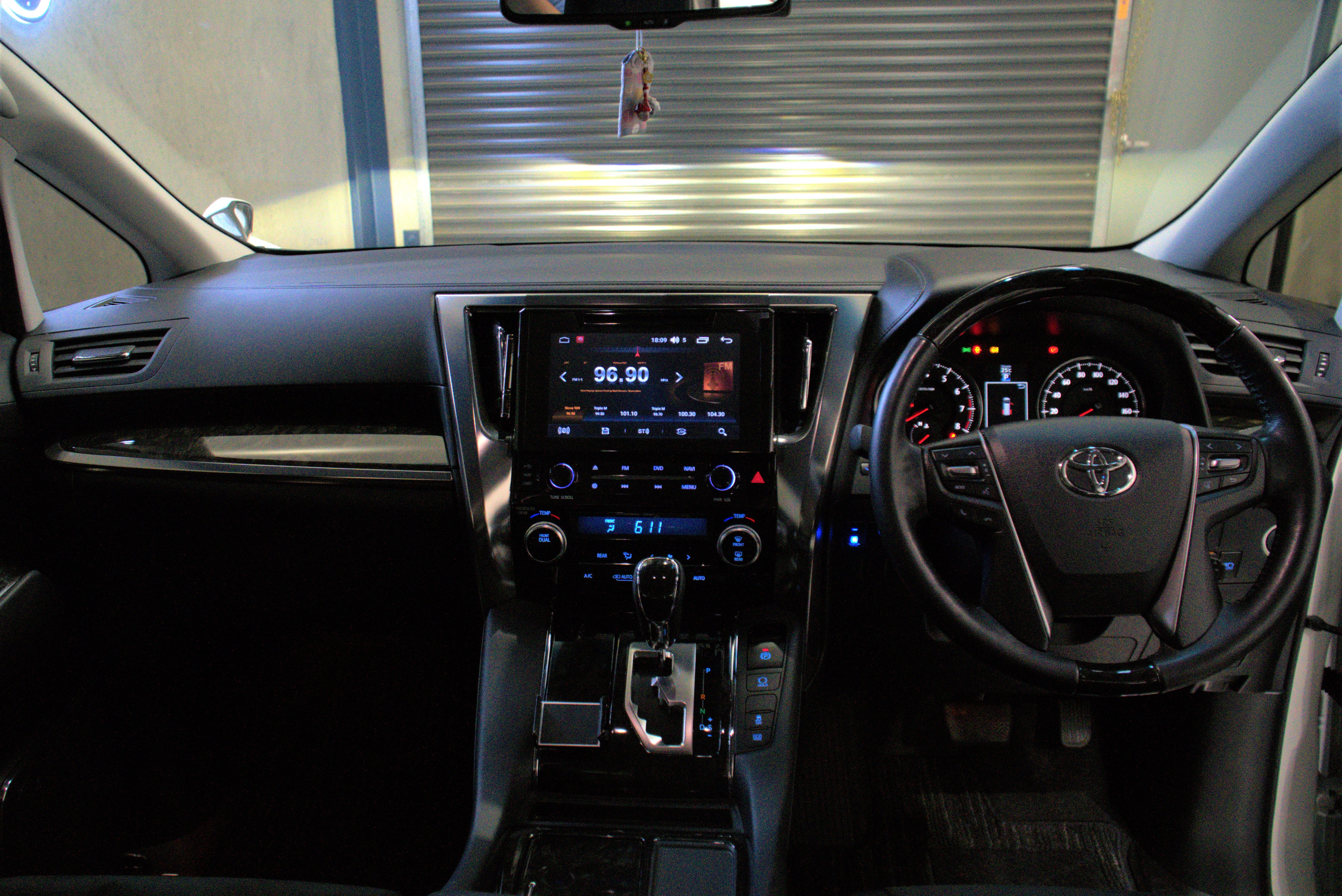 2016 Toyota Vellfire