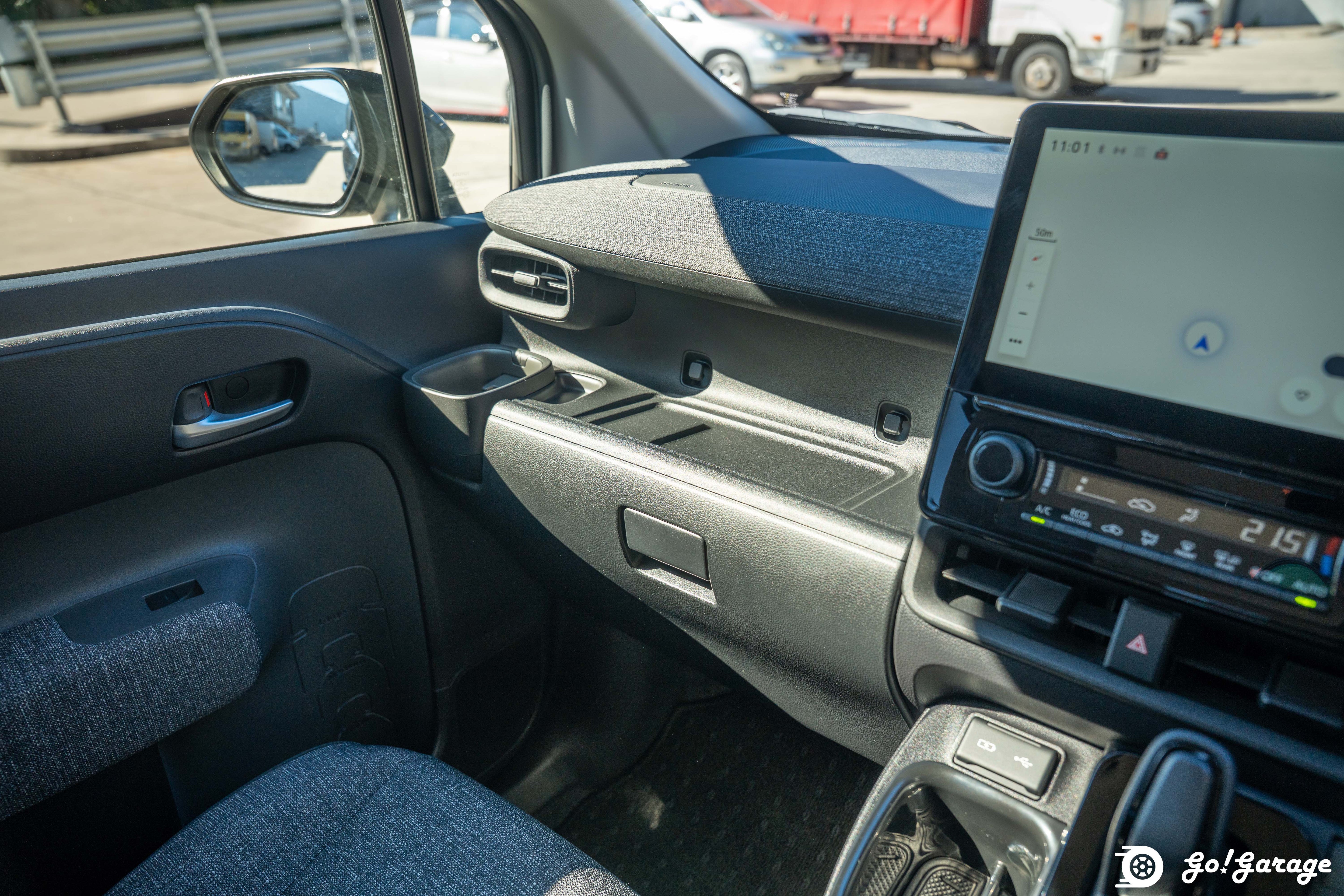 2024 Toyota Sienta Hybrid Z 4WD