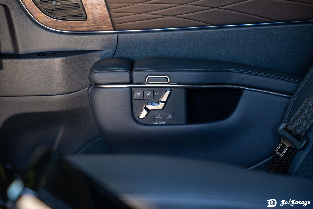 2025 Toyota Vellfire Hybrid Executive Lounge