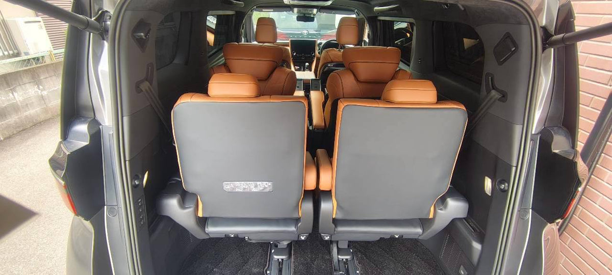 【COMING SOON】2025 Toyota Vellfire PHEV Executive Lounge