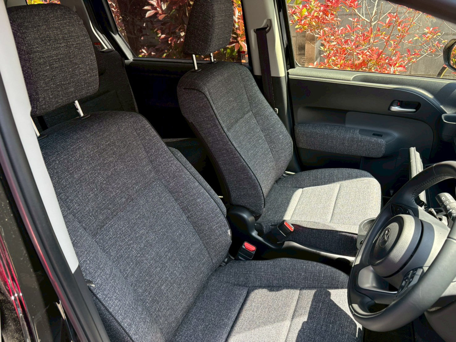 【COMING SOON!!】2024 Toyota Sienta Hybrid Z 4WD