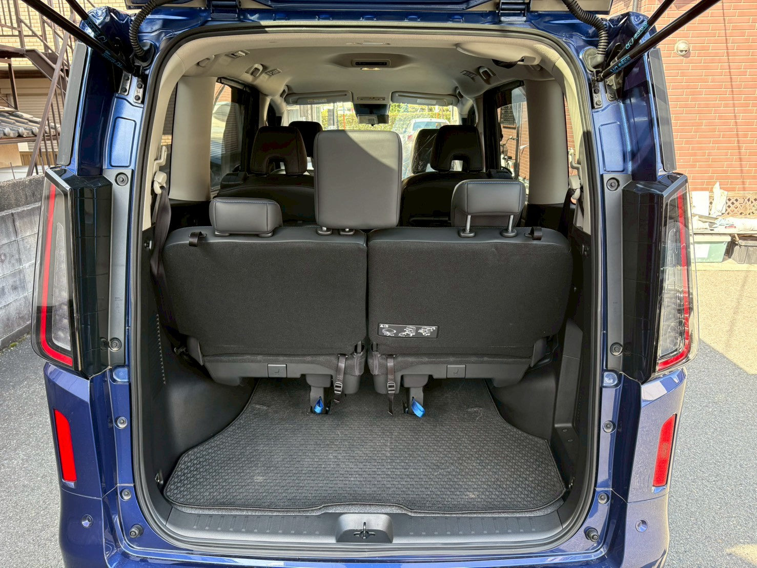 【COMING SOON!】2023 Nissan Serena E-Power Autech